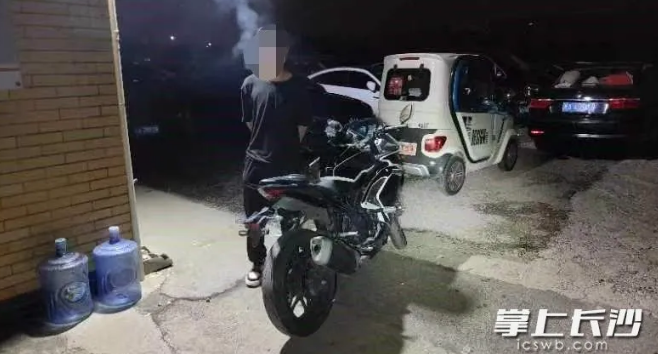 酒后開摩托也涉嫌酒駕!長沙交警:不要心存僥幸 酒后開摩托也涉嫌酒駕!長沙交警:不要心存僥幸